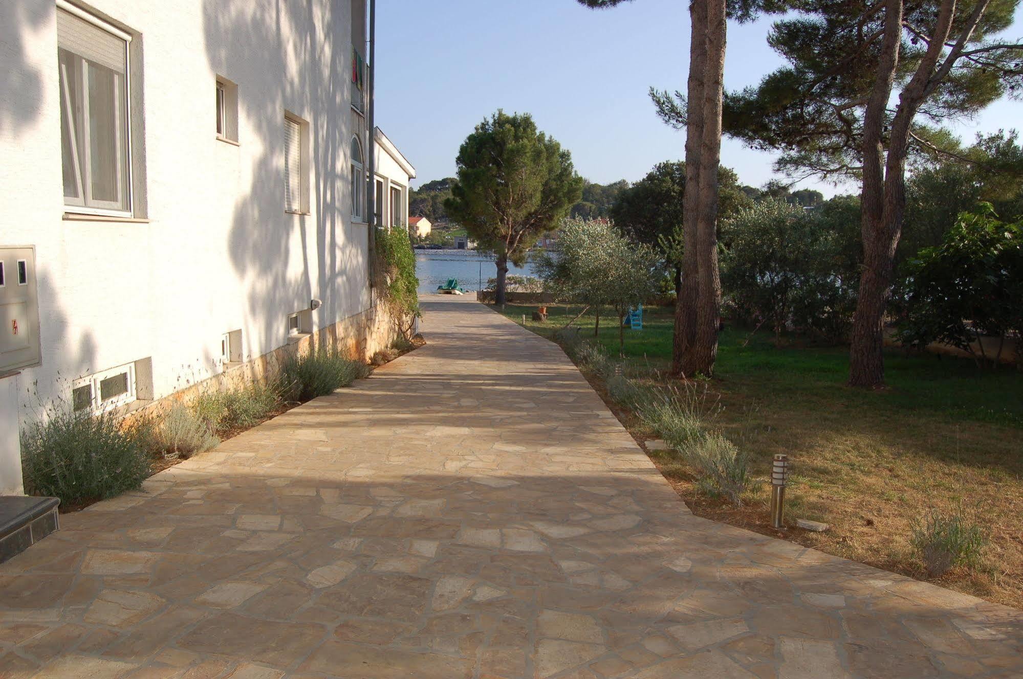 Gorgonia Apartments & Suites Verunić Dış mekan fotoğraf